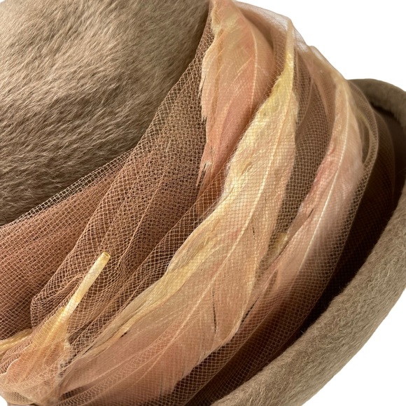 Vintage 1940s Christian Dior Chapeaux Feather Adorned Italian Fur Fedora Style - Picture 8 of 16